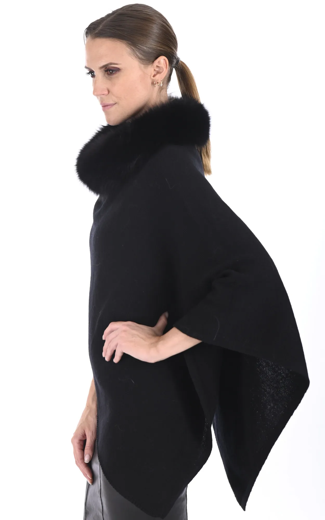 Poncho cachemire et renard noir Lea Clement - La Canadienne - Gilets / ponchos / capes Textile Noir