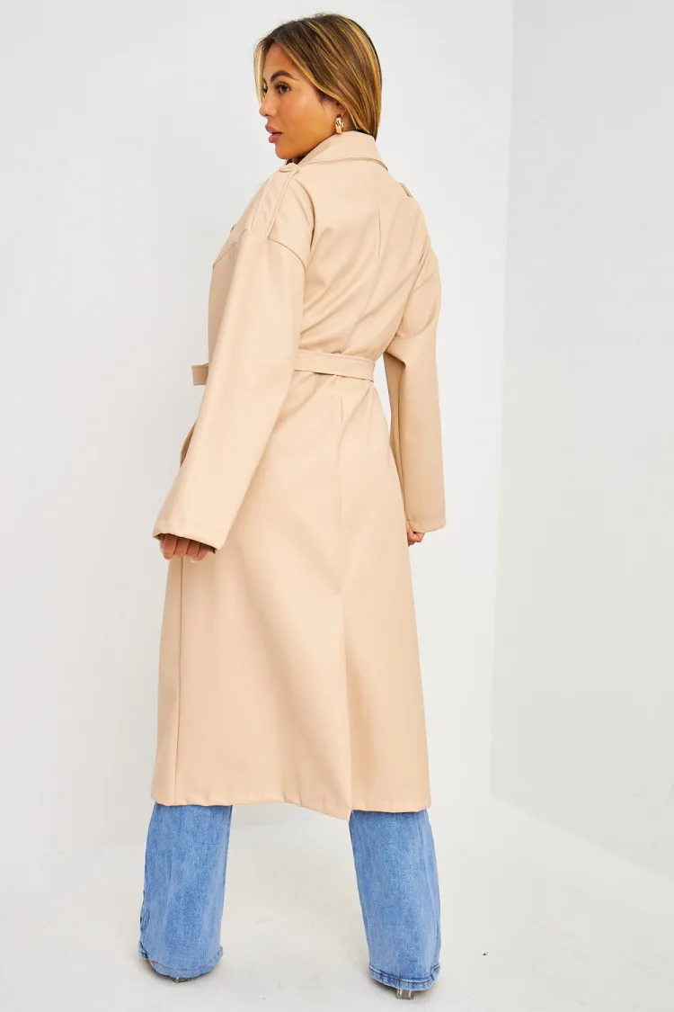 Trench long en simili cuir beige