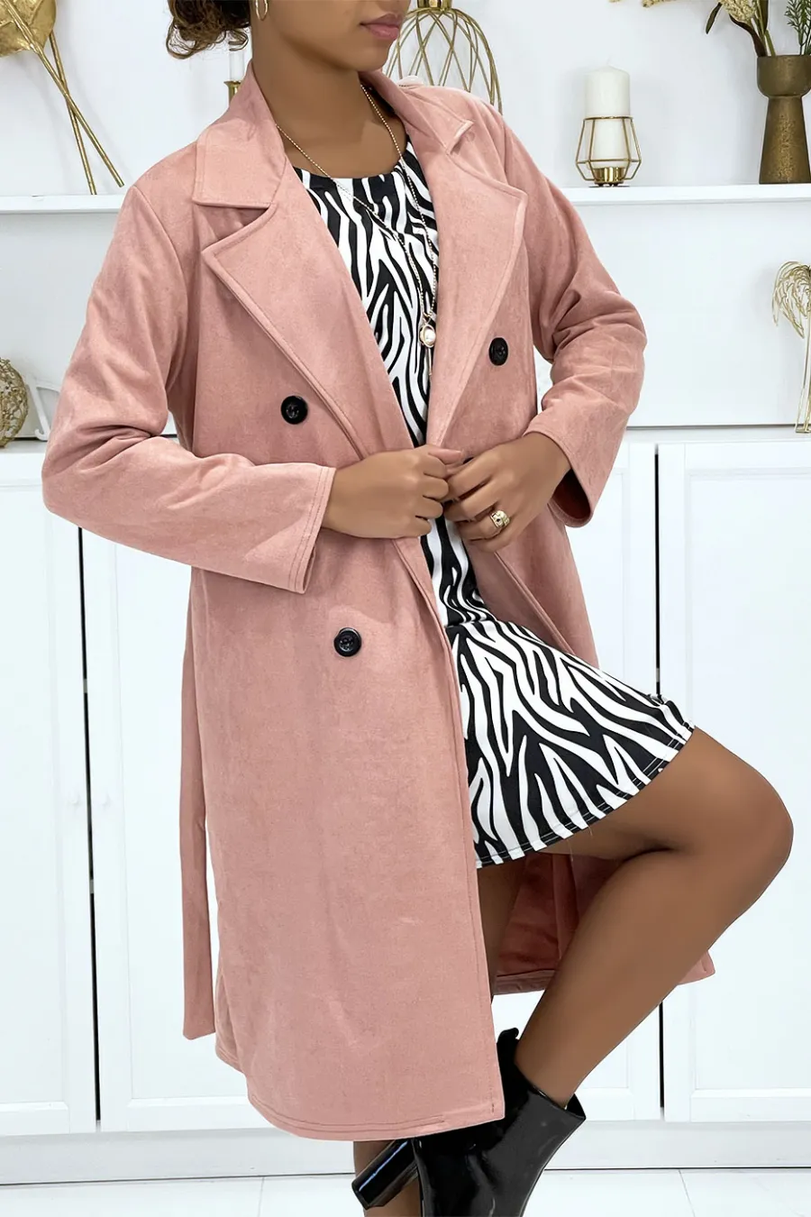 Trench rose en suédine très chic pour femme